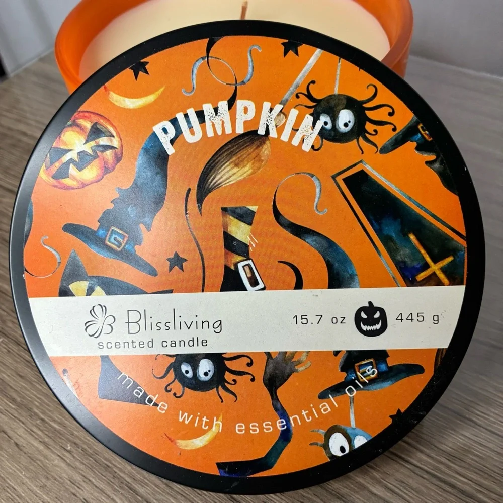 NWT Blissliving Large Pumpkin Scented Candle - Orange - Picture 2 of 4